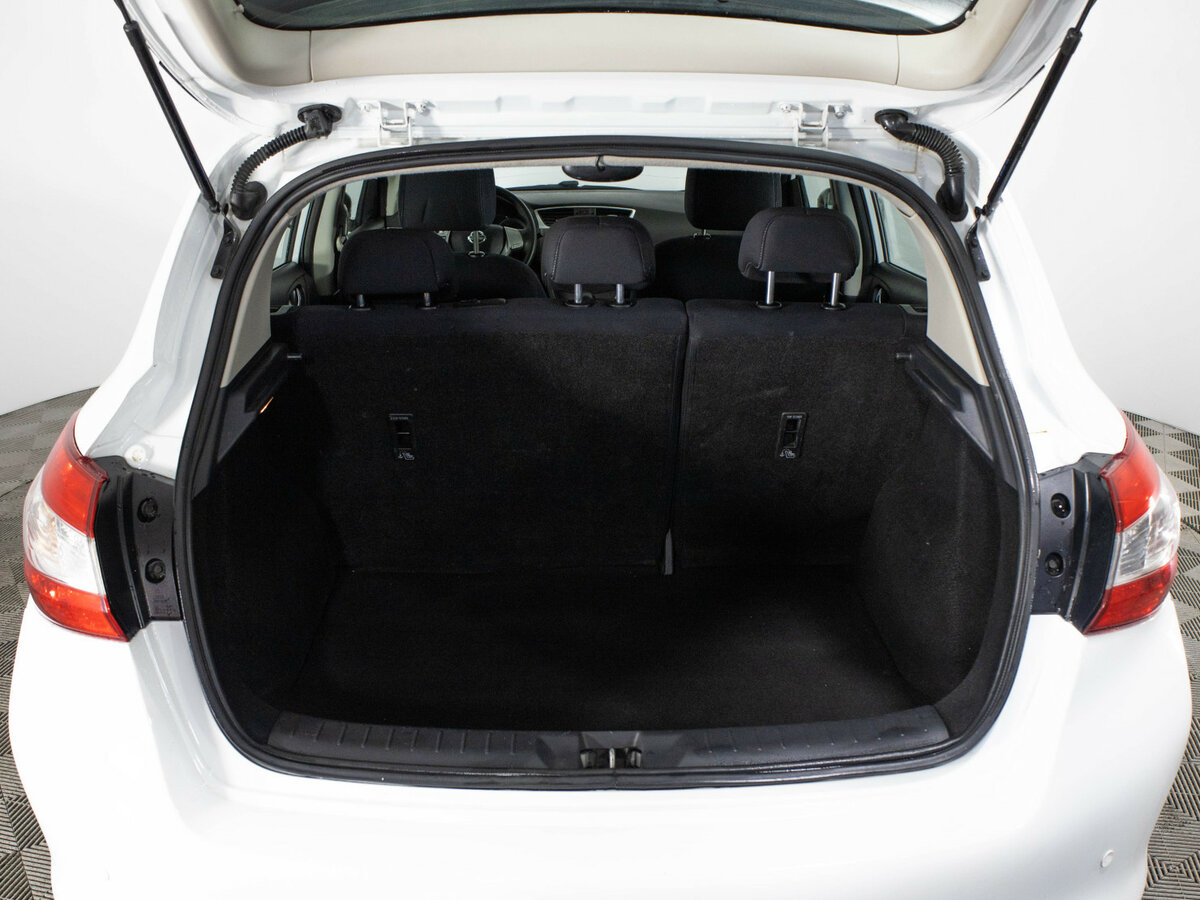 Ниссан Тиида б/у, 2015, Вариатор. Фото: #6